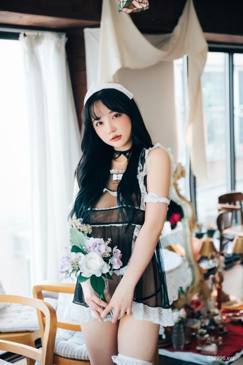  Son Ye-Eun (손예은) - Fetish Cafe